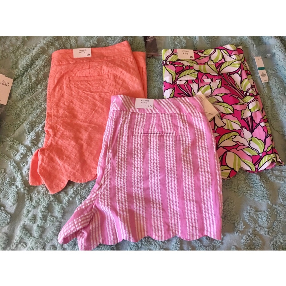 Lot of Scallop Shorts